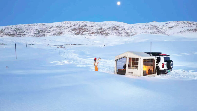 Extreme Cold Camping in Xinjiang Snowfield
